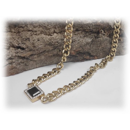 Karma Fashion 2122-559X